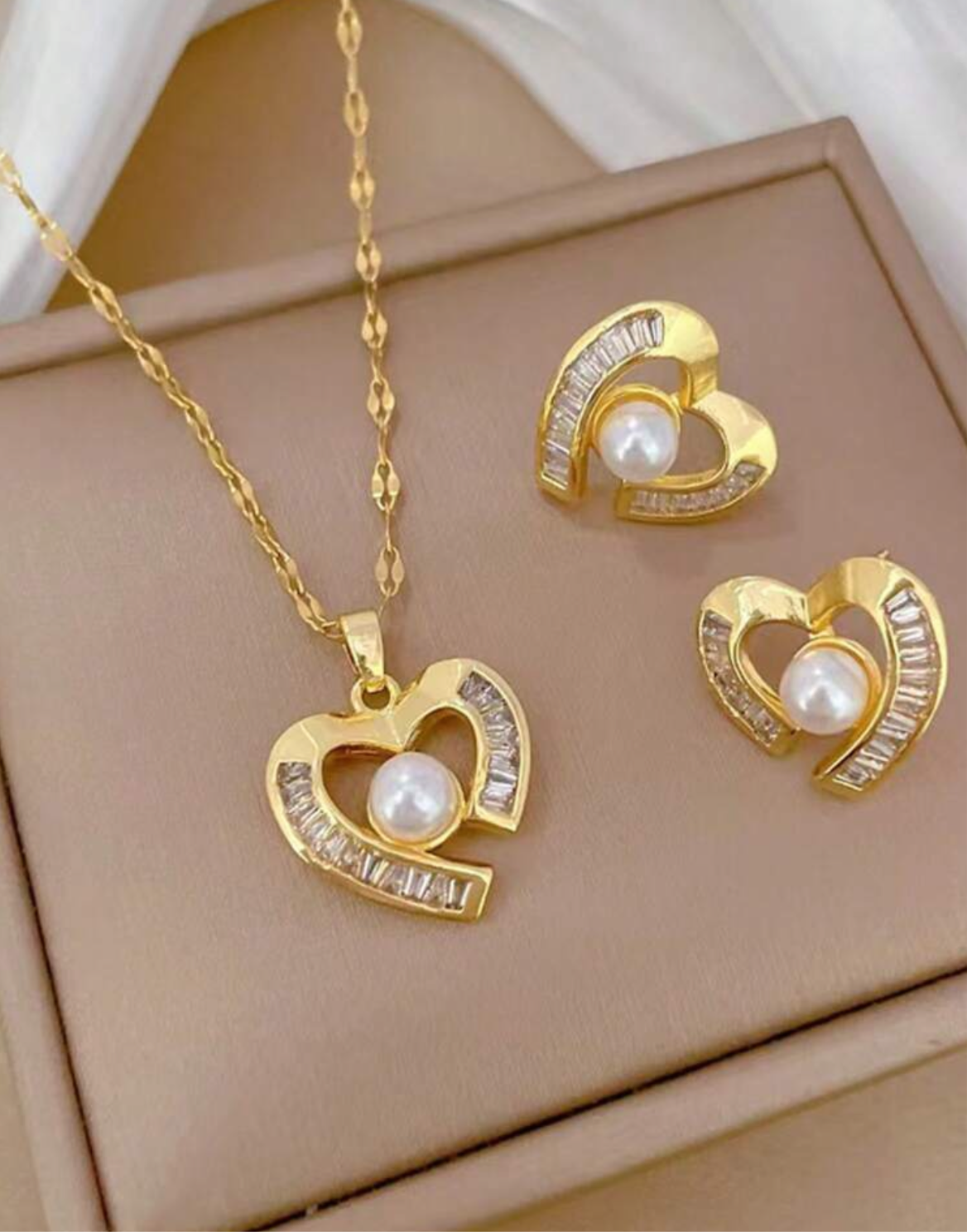✨ Conjunto Colar e Brincos Pérolas em Forma de Coração – Aço Inoxidável ✨