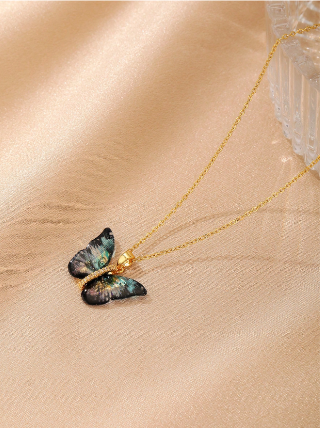 ✨ Colar Unissex Borboleta com Strass – Aço Inoxidável Revestido em Ouro 18K