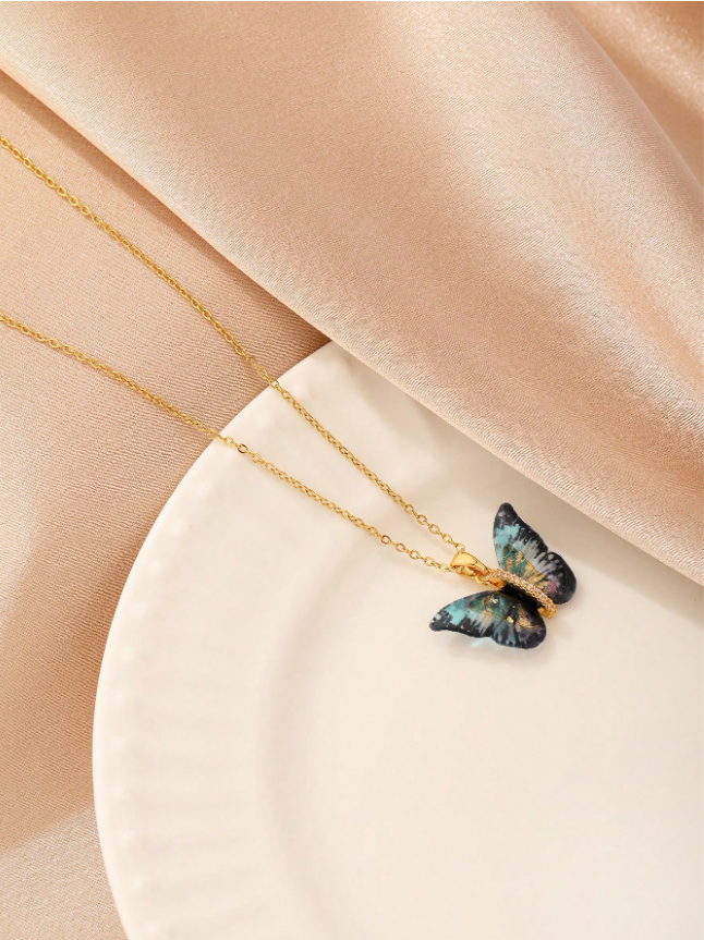 ✨ Colar Unissex Borboleta com Strass – Aço Inoxidável Revestido em Ouro 18K