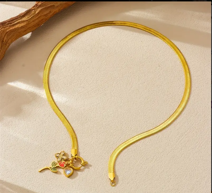 ✨  Colar de Corrente Snake Dourada com Pingente de Coração de Rosa Vermelha 🌹– Aço Inoxidável 304