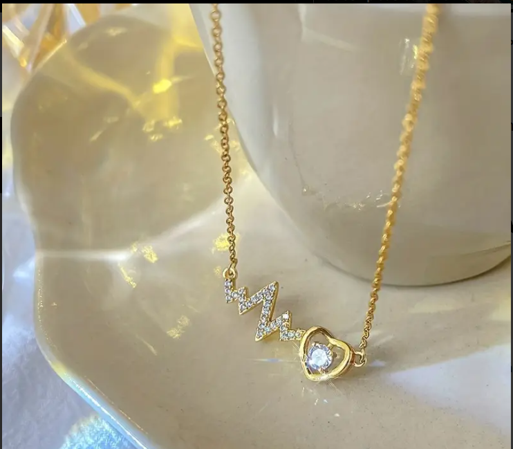 ✨ Colar de Coração em Aço Inoxidável com Zircônia Cúbica – Elegância que ilumina qualquer ocasião