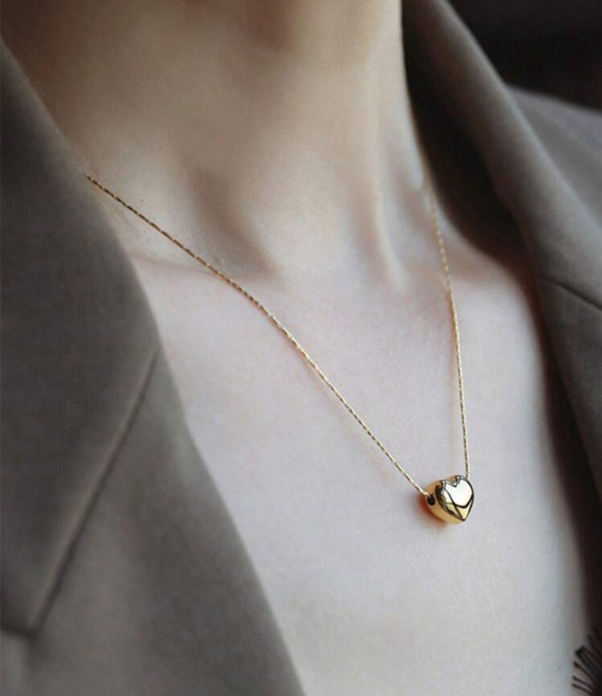 Colar Coração Oco – Amor e Sofisticação 💖