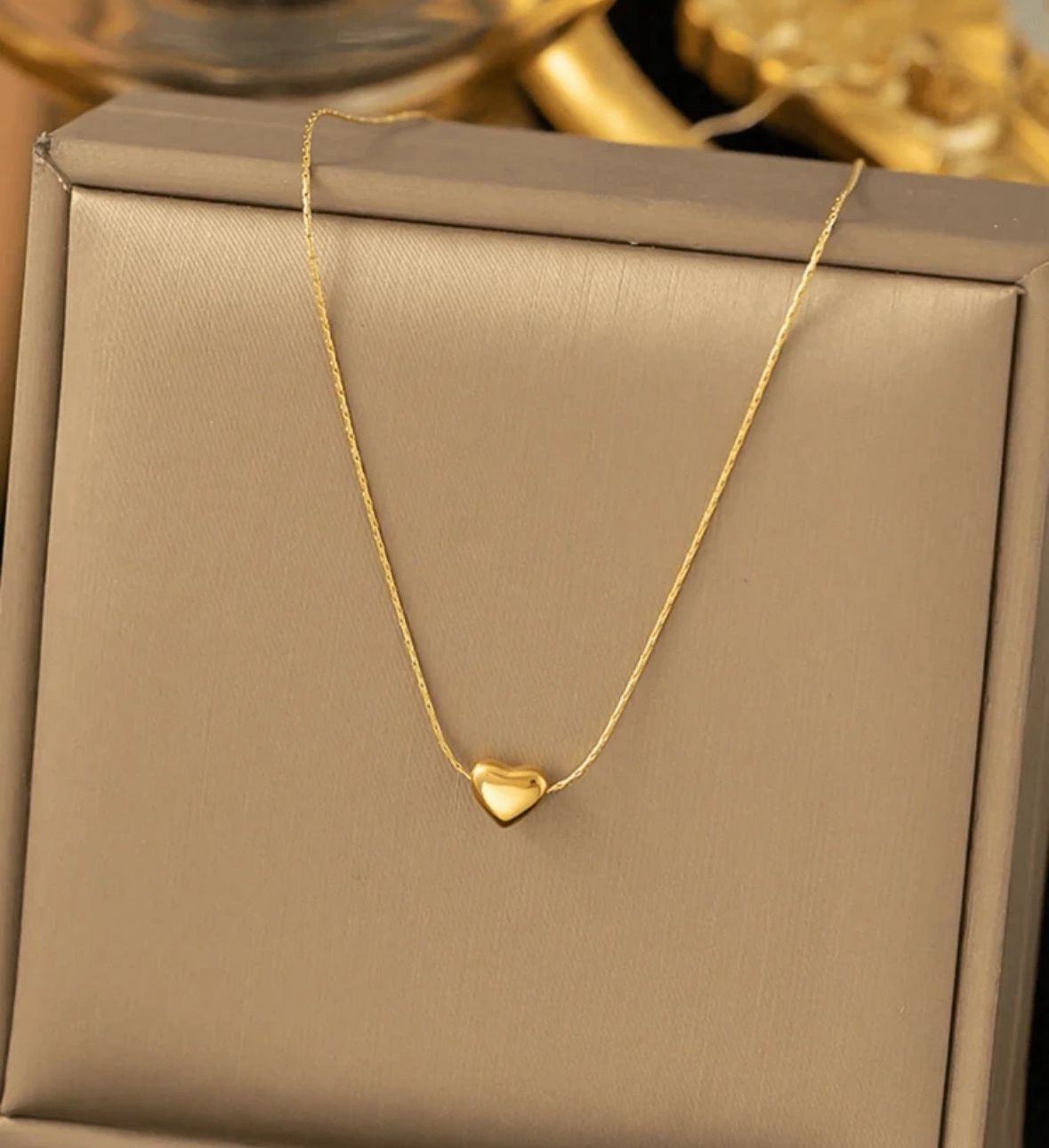 Colar Coração Oco – Amor e Sofisticação 💖