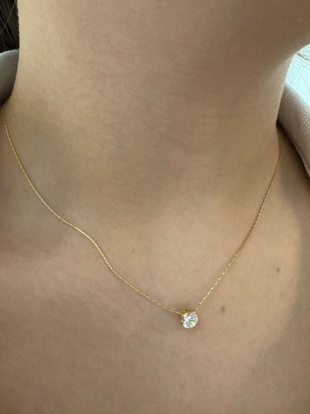 Colar Pontinho de Luz – Delicado e Brilhante ✨