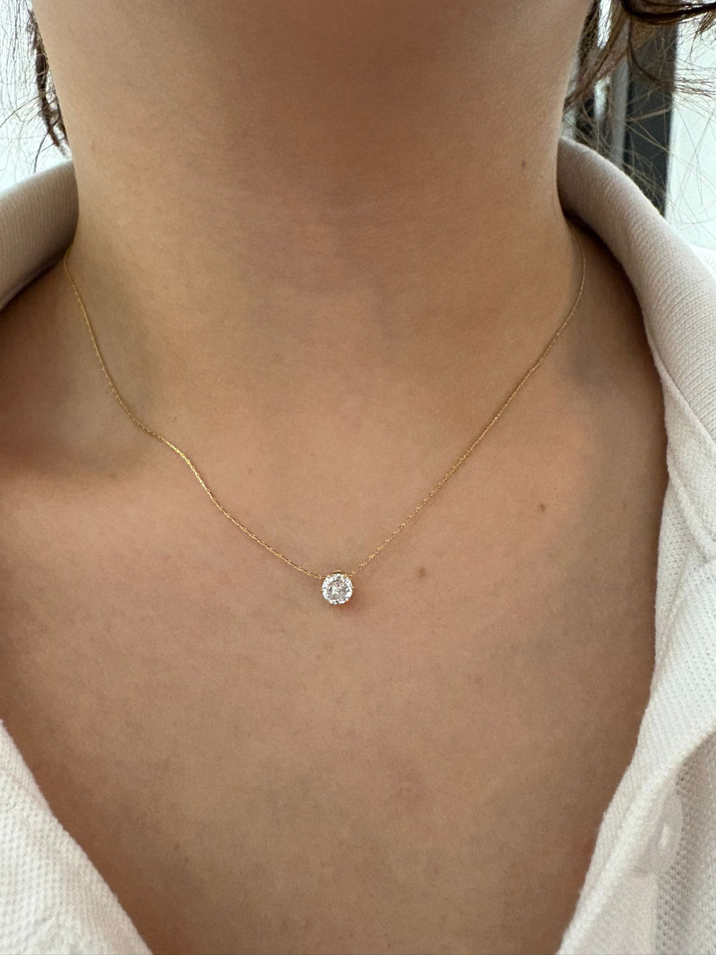 Colar Pontinho de Luz – Delicado e Brilhante ✨